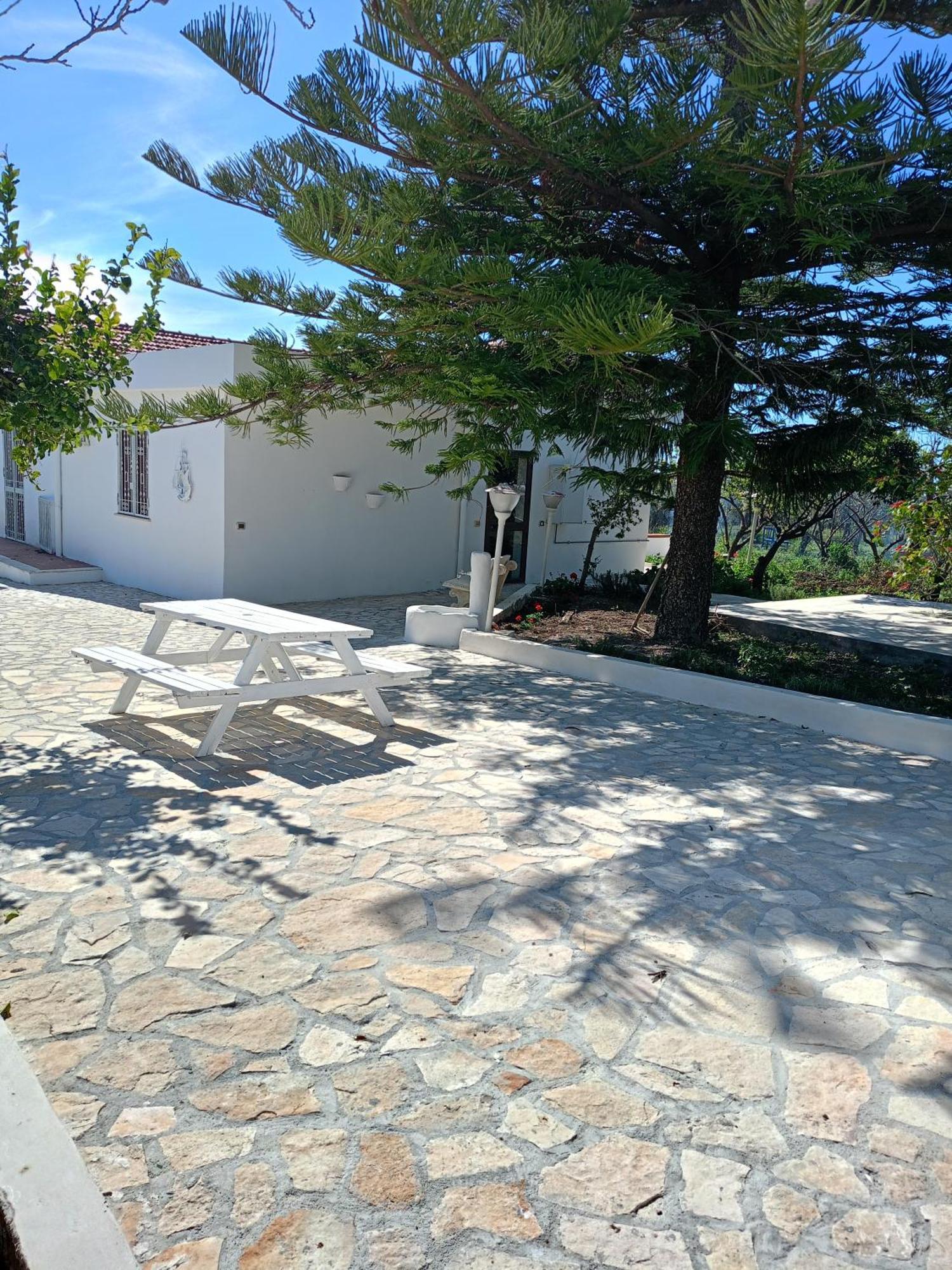 Capinera Agrigento Exterior foto